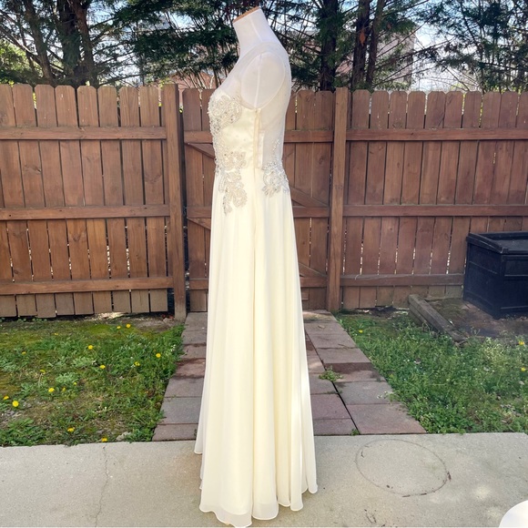 Ed Young NWT Illusion Back Chiffon Gown Evening Formal Dress Medium Ivory - Picture 17 of 17